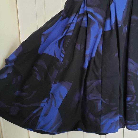 Sleeveless Flare Dress Black with Blue Flowers - Picture 3 of 5